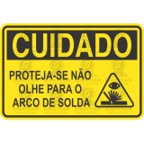 Cuidado - proteja-se não olhe para o arco de solda